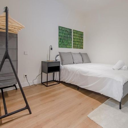 Modern Apt & Cool Interior Design En El Retiro Apartamento Madrid Exterior foto