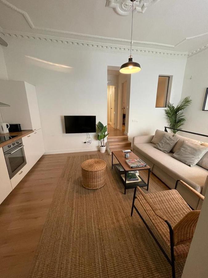 Modern Apt & Cool Interior Design En El Retiro Apartamento Madrid Exterior foto