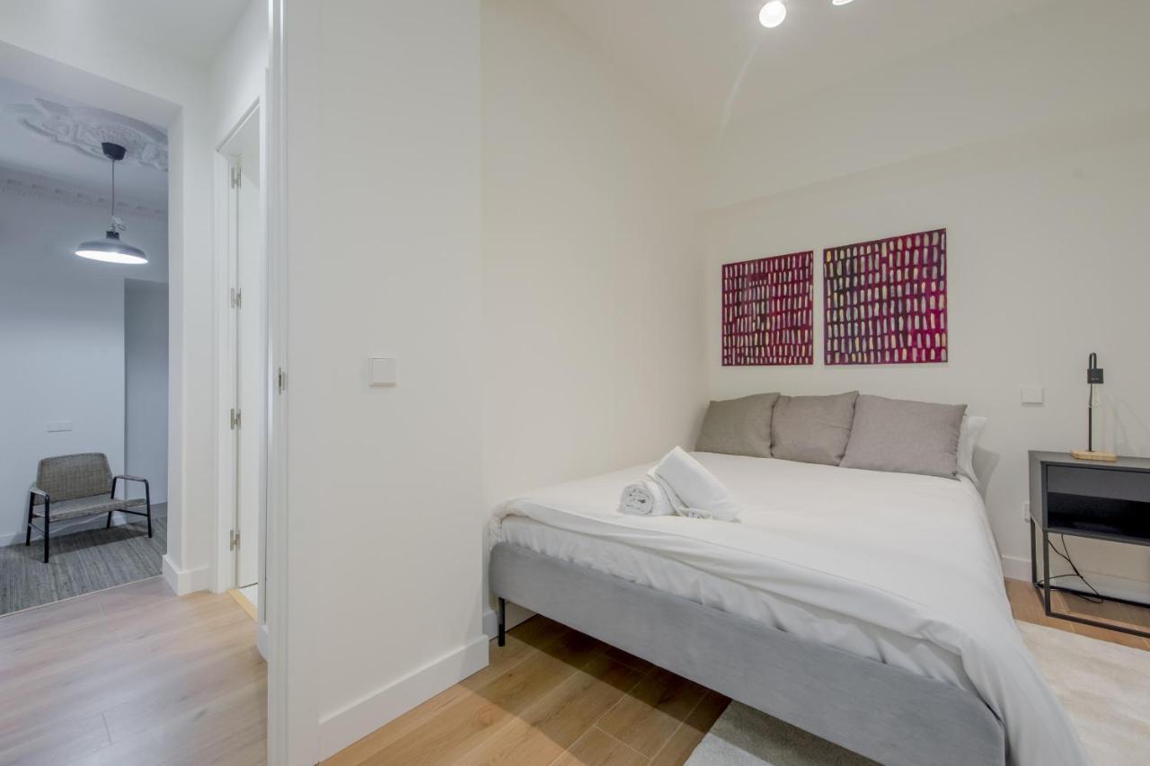 Modern Apt & Cool Interior Design En El Retiro Apartamento Madrid Exterior foto