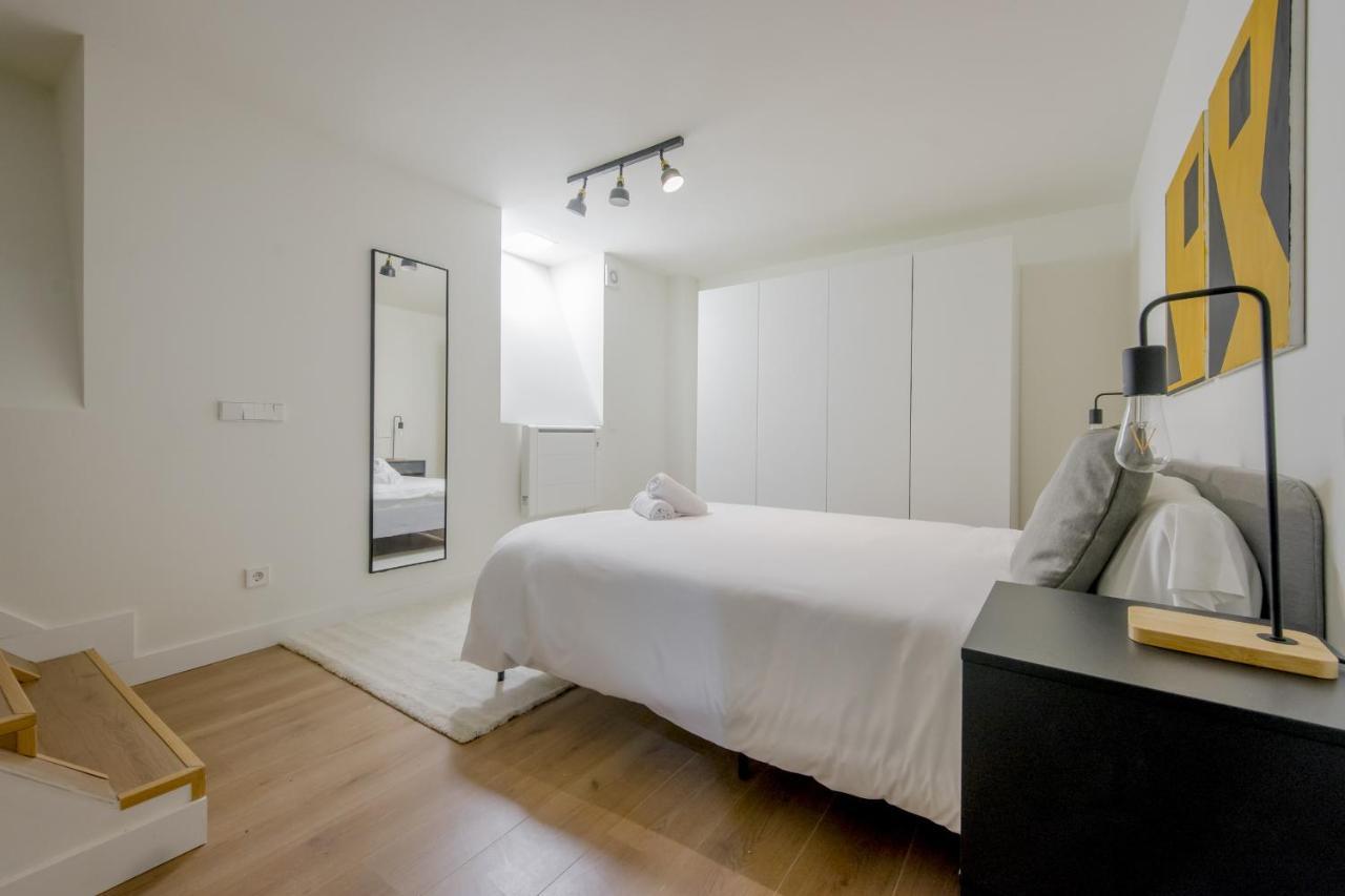 Modern Apt & Cool Interior Design En El Retiro Apartamento Madrid Exterior foto