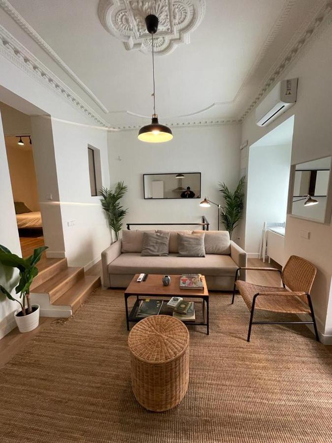 Modern Apt & Cool Interior Design En El Retiro Apartamento Madrid Exterior foto